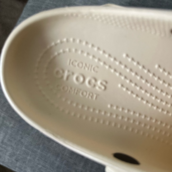 Crocs Womens Classic Platform Clog - Picture 3 of 4